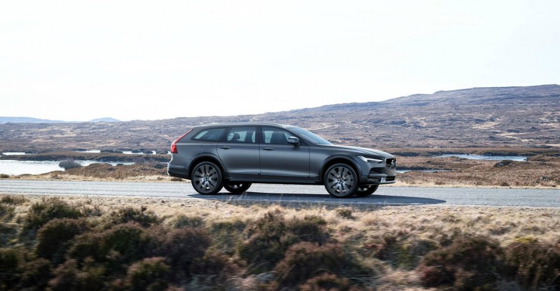 Volvo V90 crossover