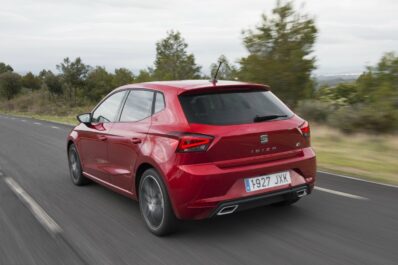 SEAT Ibiza FR 1.5 TSi EVO 150 imagen trasera en carretera