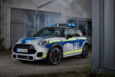 Mini John Cooper Works como coche de policía