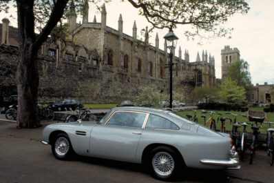 Aston Martin DB5 de James Bond