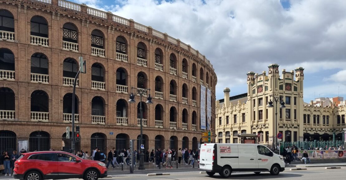 Los coches menos contaminantes no pagarán por estacionar en Valencia