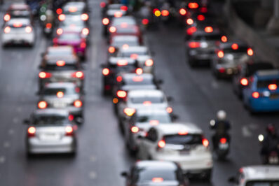 Atasco en una carretera en la operación salida de Semana Santa