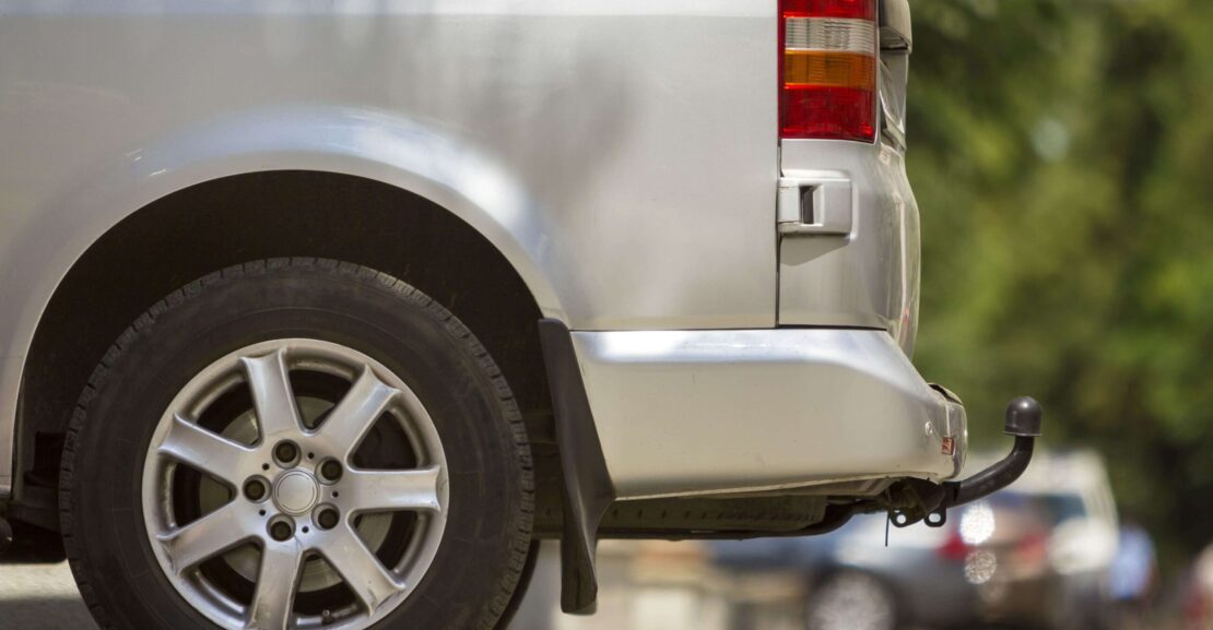 Detalle de la bola que se coloca en los coches para los remolques