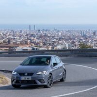 SEAT Ibiza fr de color gris en la calles de Barcelona